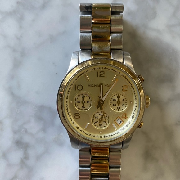 Michael Kors Womens Watch - Picture 2 of 4